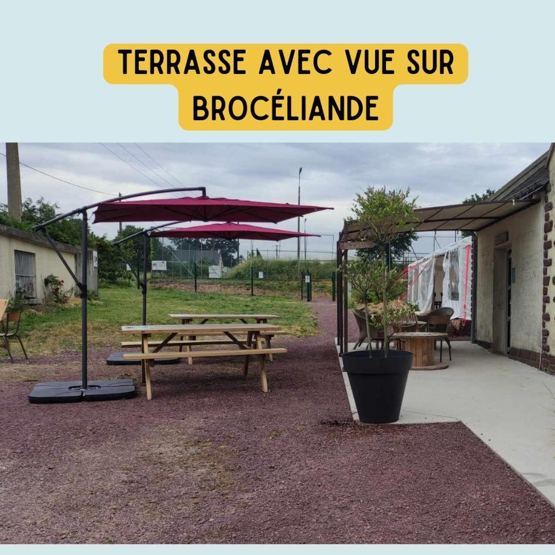 Camping Le Val Aux Fees - Broceliande Concoret Exterior foto
